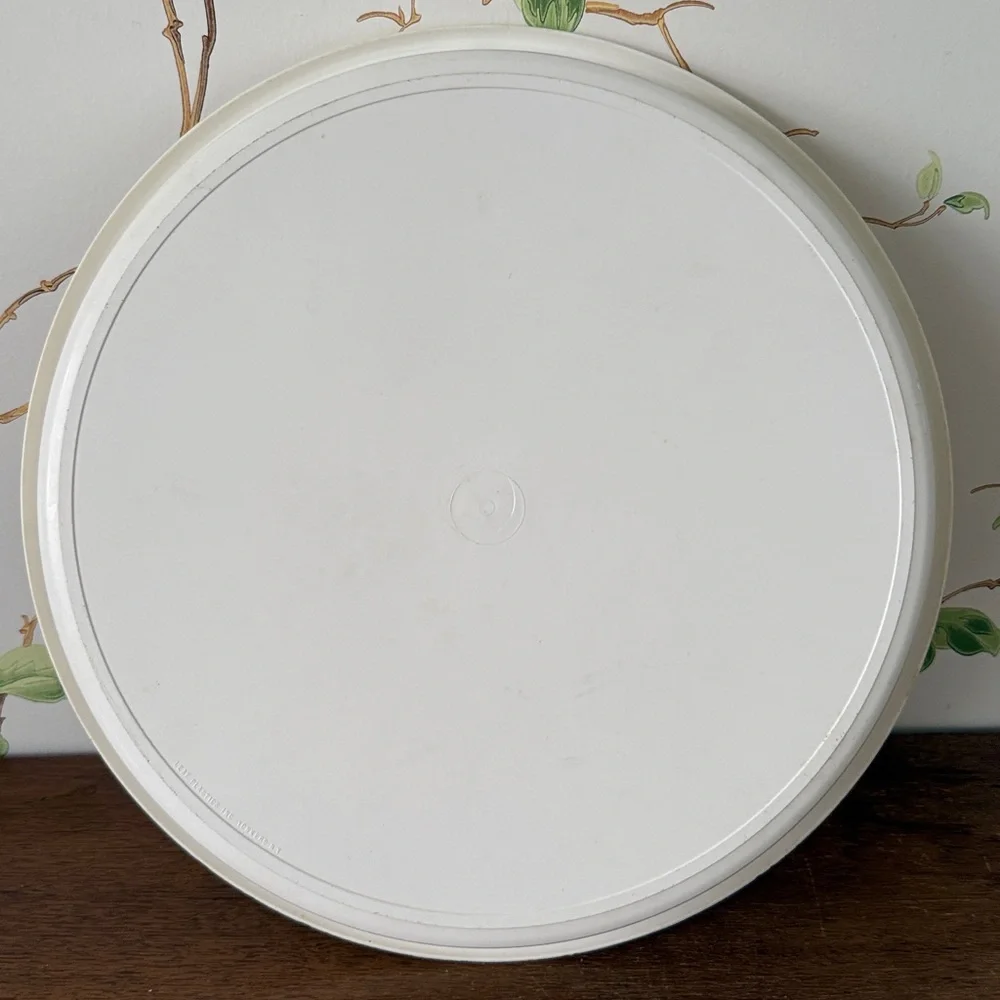 Mid Century Lions Crest Crown Gold and White Round Cocktail Bar Tray - 13”